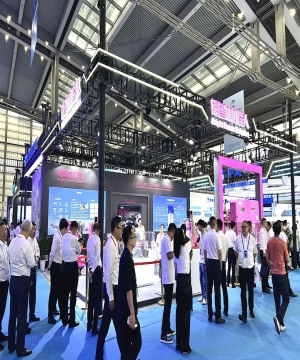 服务与家庭机器人展区